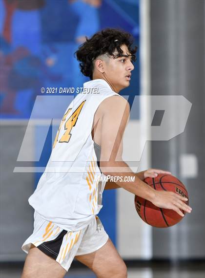 Thumbnail 3 in Wood vs. Yuba City (Les Curry Invitational) photogallery.