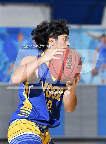 Thumbnail 1 in Wood vs. Yuba City (Les Curry Invitational) photogallery.