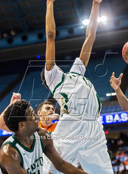Thumbnail 2 in East Lincoln vs Kinston (NCHSAA 2A Final) photogallery.