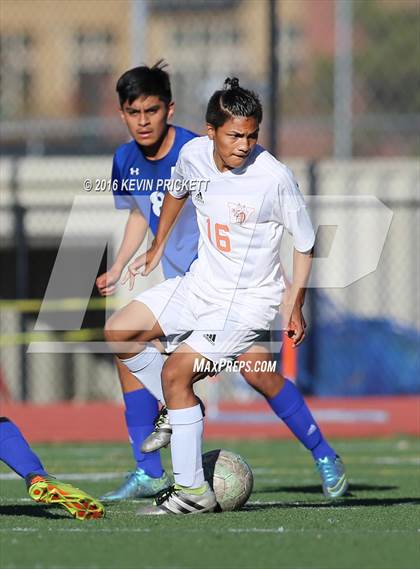 Thumbnail 3 in Denver West vs. Longmont (CHSAA 4A 1st Round) photogallery.