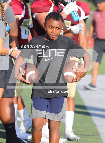 Thumbnail 1 in JSerra Catholic vs. St. Joseph Regional (Honor Bowl) photogallery.