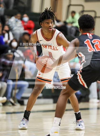 Thumbnail 2 in Central vs. TMI-Episcopal photogallery.