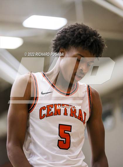 Thumbnail 1 in Central vs. TMI-Episcopal photogallery.