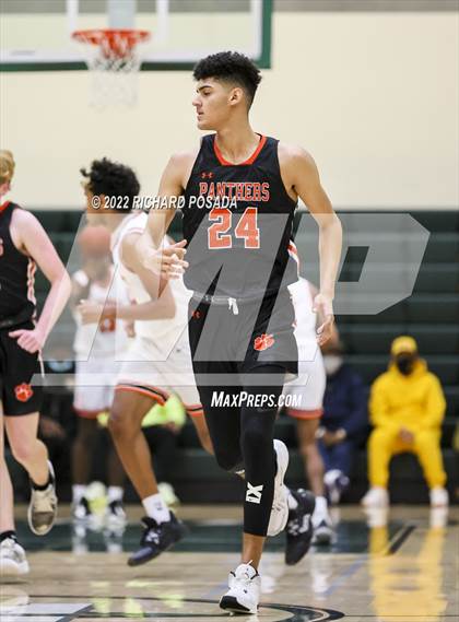 Thumbnail 2 in Central vs. TMI-Episcopal photogallery.