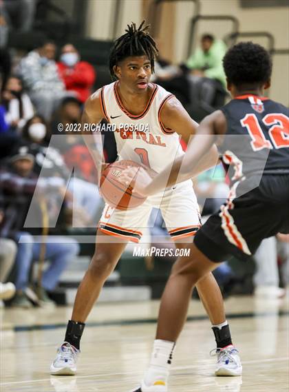 Thumbnail 3 in Central vs. TMI-Episcopal photogallery.