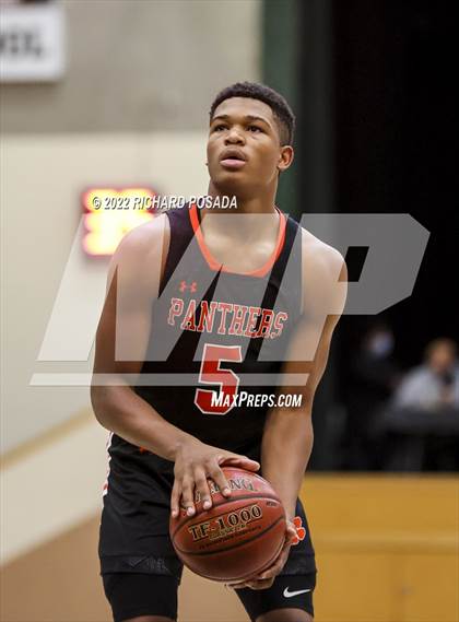 Thumbnail 3 in Central vs. TMI-Episcopal photogallery.