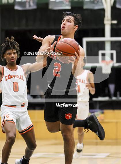 Thumbnail 3 in Central vs. TMI-Episcopal photogallery.