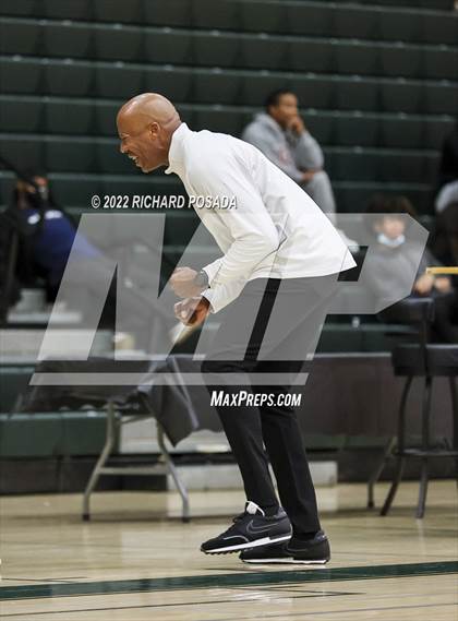 Thumbnail 3 in Central vs. TMI-Episcopal photogallery.