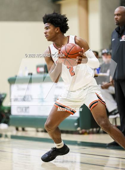 Thumbnail 2 in Central vs. TMI-Episcopal photogallery.