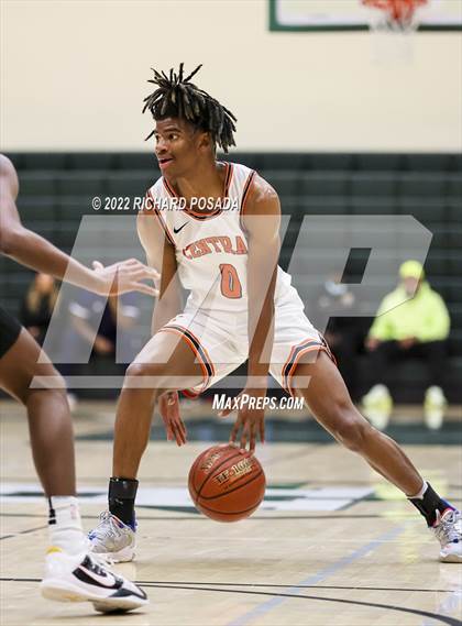 Thumbnail 1 in Central vs. TMI-Episcopal photogallery.
