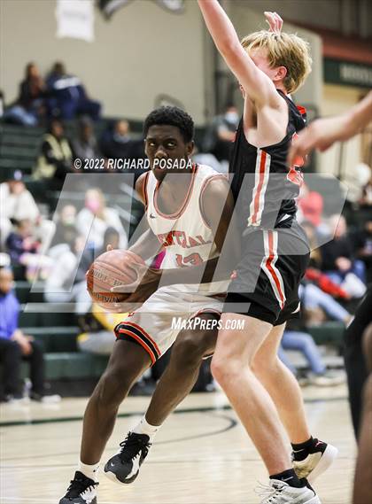 Thumbnail 3 in Central vs. TMI-Episcopal photogallery.