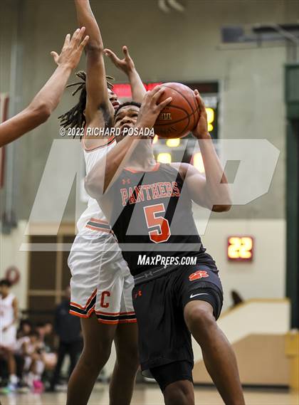 Thumbnail 2 in Central vs. TMI-Episcopal photogallery.