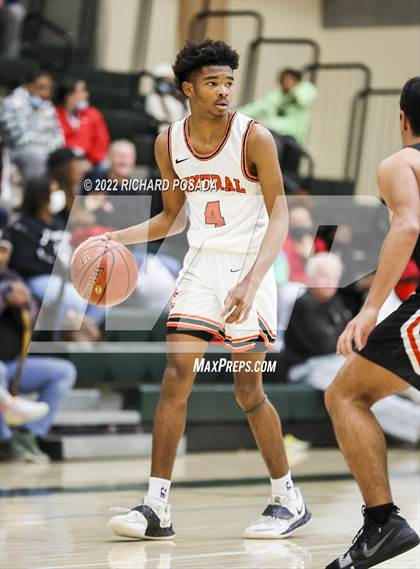 Thumbnail 2 in Central vs. TMI-Episcopal photogallery.