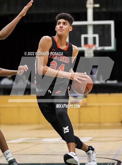 Thumbnail 3 in Central vs. TMI-Episcopal photogallery.