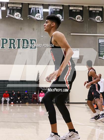 Thumbnail 2 in Central vs. TMI-Episcopal photogallery.