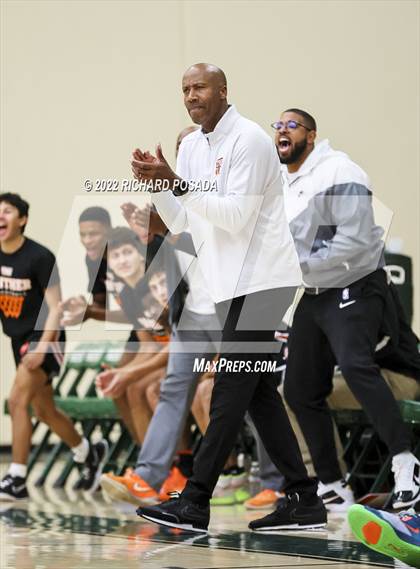 Thumbnail 3 in Central vs. TMI-Episcopal photogallery.