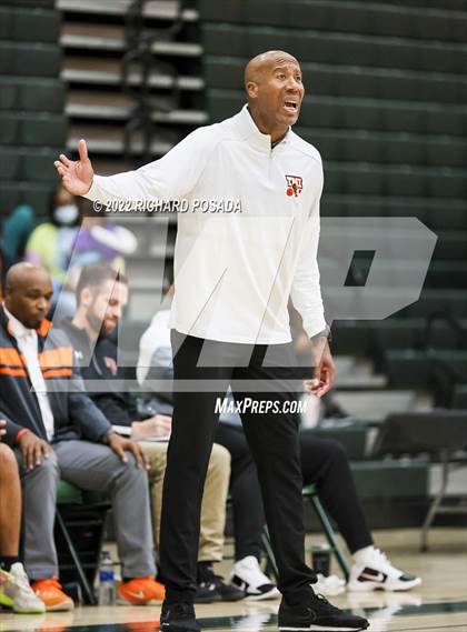 Thumbnail 2 in Central vs. TMI-Episcopal photogallery.