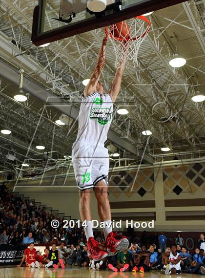 Thumbnail 2 in 2014 MaxPreps Holiday Classic Dunk Contest photogallery.