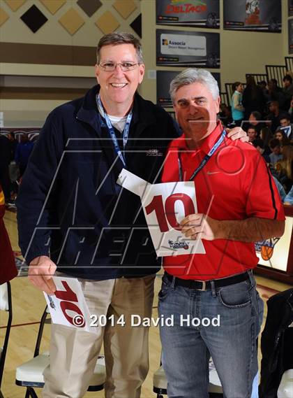Thumbnail 3 in 2014 MaxPreps Holiday Classic Dunk Contest photogallery.