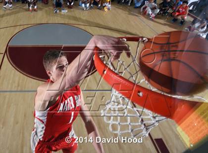 Thumbnail 2 in 2014 MaxPreps Holiday Classic Dunk Contest photogallery.