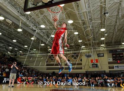 Thumbnail 3 in 2014 MaxPreps Holiday Classic Dunk Contest photogallery.