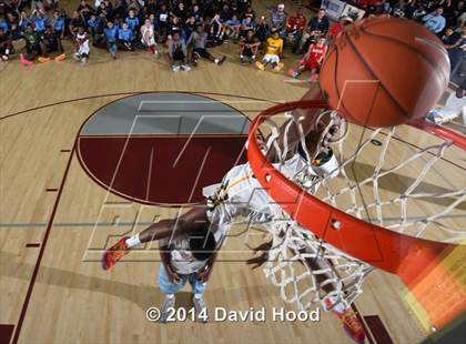 Thumbnail 2 in 2014 MaxPreps Holiday Classic Dunk Contest photogallery.