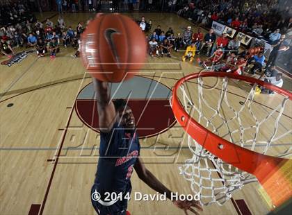 Thumbnail 3 in 2014 MaxPreps Holiday Classic Dunk Contest photogallery.