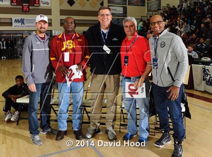 Thumbnail 1 in 2014 MaxPreps Holiday Classic Dunk Contest photogallery.