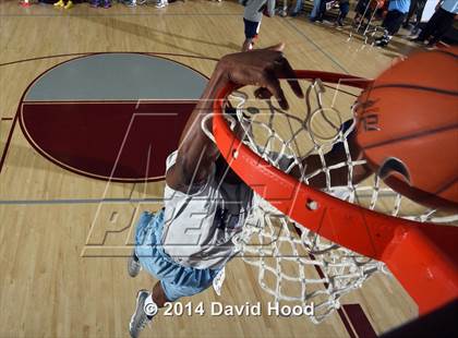 Thumbnail 3 in 2014 MaxPreps Holiday Classic Dunk Contest photogallery.