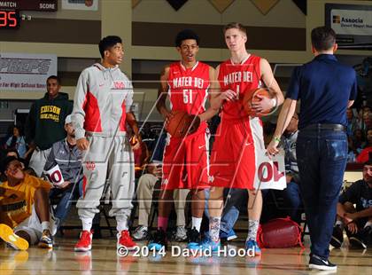 Thumbnail 1 in 2014 MaxPreps Holiday Classic Dunk Contest photogallery.