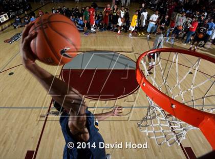 Thumbnail 2 in 2014 MaxPreps Holiday Classic Dunk Contest photogallery.