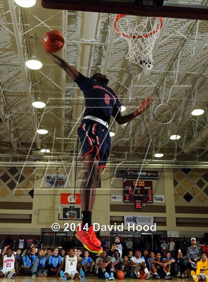 Thumbnail 2 in 2014 MaxPreps Holiday Classic Dunk Contest photogallery.