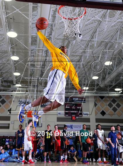 Thumbnail 3 in 2014 MaxPreps Holiday Classic Dunk Contest photogallery.