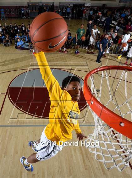 Thumbnail 3 in 2014 MaxPreps Holiday Classic Dunk Contest photogallery.