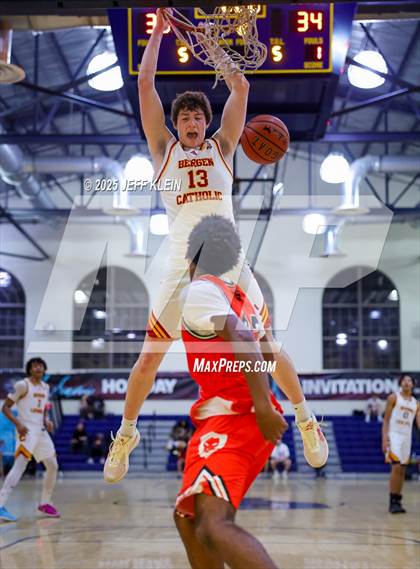 Thumbnail 1 in Sagemont Prep vs Bergen Catholic (Miami Holiday Invitational) photogallery.