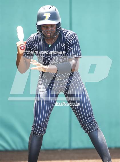 Thumbnail 3 in Guyer vs. Forney (UIL 6A Softball State Semifinals Div II) photogallery.