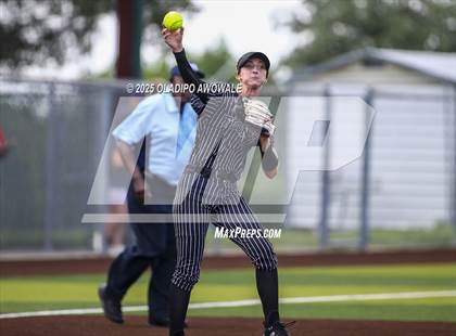 Thumbnail 3 in Guyer vs. Forney (UIL 6A Softball State Semifinals Div II) photogallery.