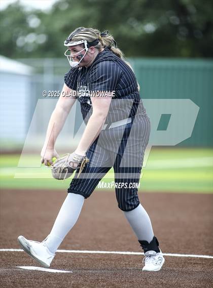 Thumbnail 2 in Guyer vs. Forney (UIL 6A Softball State Semifinals Div II) photogallery.