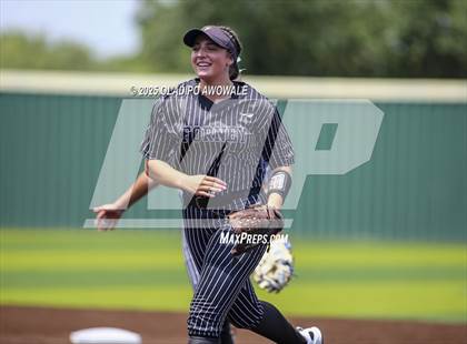 Thumbnail 1 in Guyer vs. Forney (UIL 6A Softball State Semifinals Div II) photogallery.