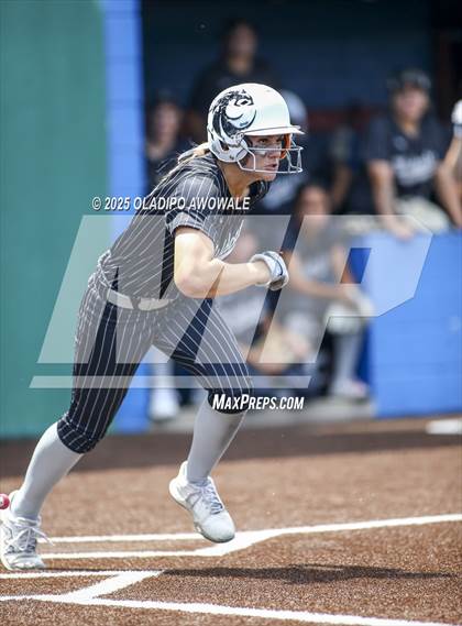 Thumbnail 3 in Guyer vs. Forney (UIL 6A Softball State Semifinals Div II) photogallery.