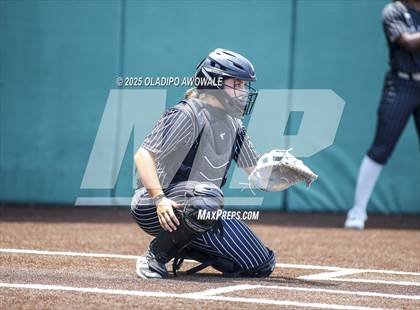 Thumbnail 1 in Guyer vs. Forney (UIL 6A Softball State Semifinals Div II) photogallery.