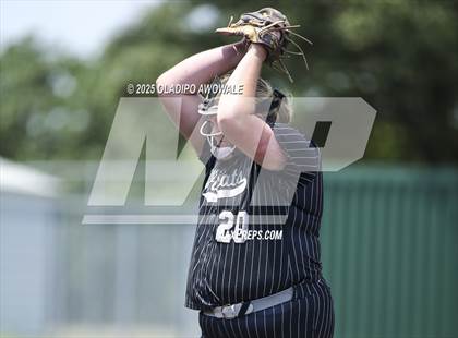 Thumbnail 2 in Guyer vs. Forney (UIL 6A Softball State Semifinals Div II) photogallery.