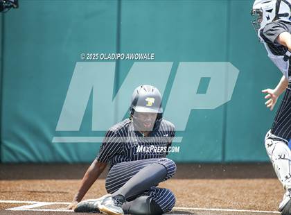 Thumbnail 3 in Guyer vs. Forney (UIL 6A Softball State Semifinals Div II) photogallery.