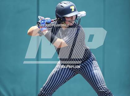 Thumbnail 2 in Guyer vs. Forney (UIL 6A Softball State Semifinals Div II) photogallery.