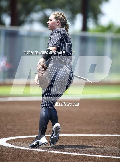 Thumbnail 1 in Guyer vs. Forney (UIL 6A Softball State Semifinals Div II) photogallery.