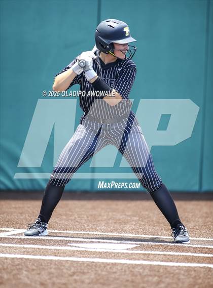 Thumbnail 1 in Guyer vs. Forney (UIL 6A Softball State Semifinals Div II) photogallery.