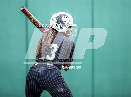 Thumbnail 1 in Guyer vs. Forney (UIL 6A Softball State Semifinals Div II) photogallery.