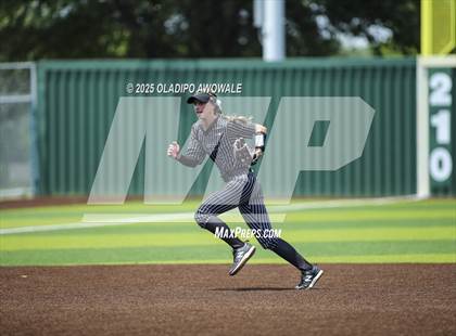 Thumbnail 3 in Guyer vs. Forney (UIL 6A Softball State Semifinals Div II) photogallery.