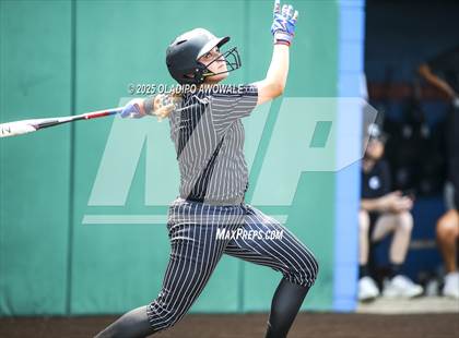 Thumbnail 2 in Guyer vs. Forney (UIL 6A Softball State Semifinals Div II) photogallery.