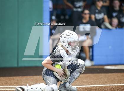 Thumbnail 1 in Guyer vs. Forney (UIL 6A Softball State Semifinals Div II) photogallery.